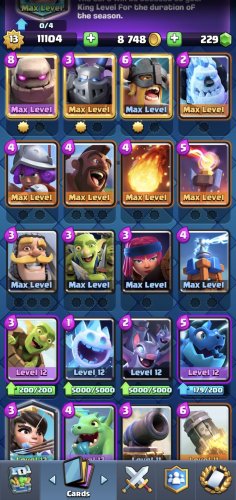 Screenshot_20211018-231441_Clash Royale.jpg