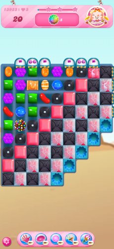 Screenshot_2023-04-15-15-36-42-042_com.king.candycrushsaga.jpg