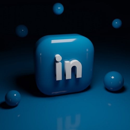 3d-linkedin-logo-application_353336-63.jpg